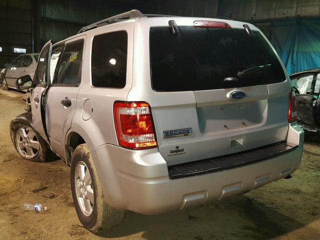 1FMCU9D71BKB36847 - 2011 FORD ESCAPE XLT SILVER photo 3
