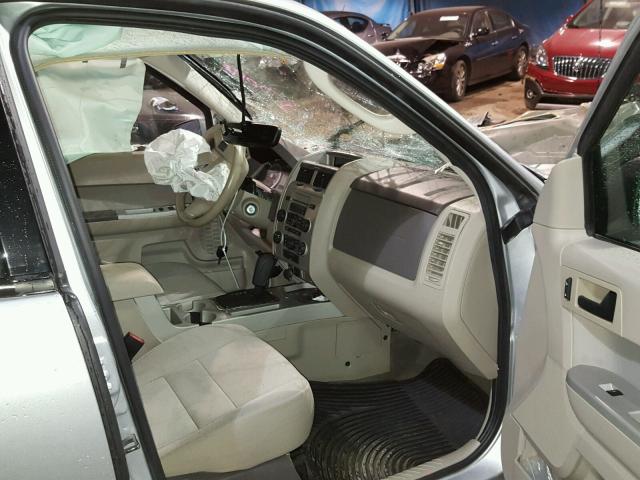 1FMCU9D71BKB36847 - 2011 FORD ESCAPE XLT SILVER photo 5