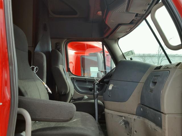 1FUJGLDR29LAJ0014 - 2009 FREIGHTLINER CASCADIA 1 RED photo 5