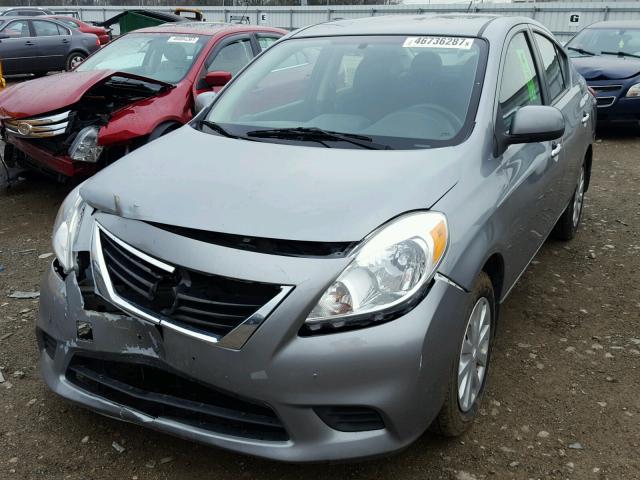 3N1CN7APXCL884476 - 2012 NISSAN VERSA S GRAY photo 2