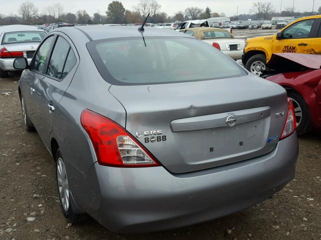 3N1CN7APXCL884476 - 2012 NISSAN VERSA S GRAY photo 3