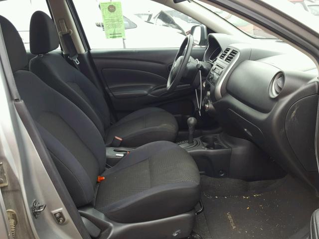 3N1CN7APXCL884476 - 2012 NISSAN VERSA S 灰色 照片 5