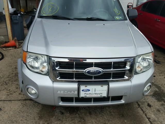 1FMCU03Z88KD50483 - 2008 FORD ESCAPE XLT SILVER photo 7