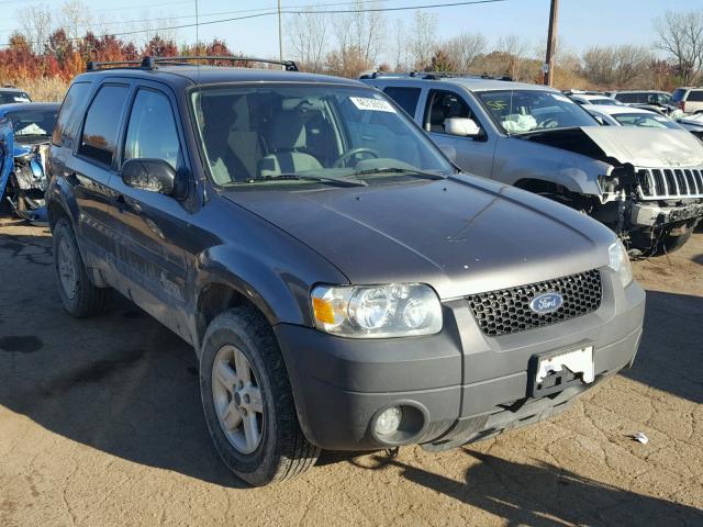 1FMYU95H45KD42620 - 2005 FORD ESCAPE HEV GRAY photo 1