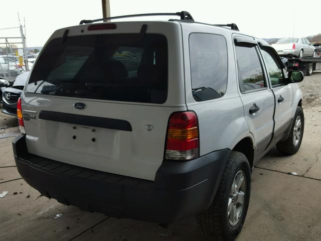 1FMYU93186KB07497 - 2006 FORD ESCAPE XLT WHITE photo 4