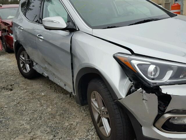 5XYZU3LB5HG414469 - 2017 HYUNDAI SANTA FE S SILVER photo 9