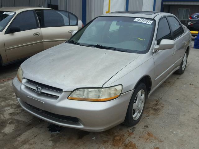 1HGCG5657XA125107 - 1999 HONDA ACCORD EX GOLD photo 2