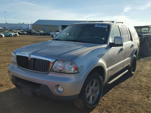 5LMEU88H74ZJ22383 - 2004 LINCOLN AVIATOR SILVER photo 2