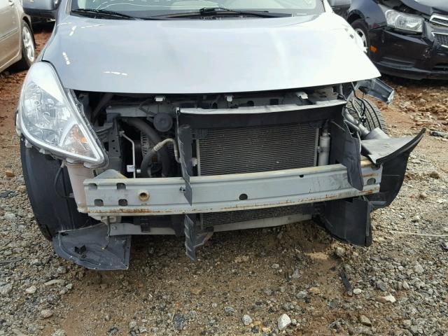 3N1CN7APXDL883765 - 2013 NISSAN VERSA S SILVER photo 9