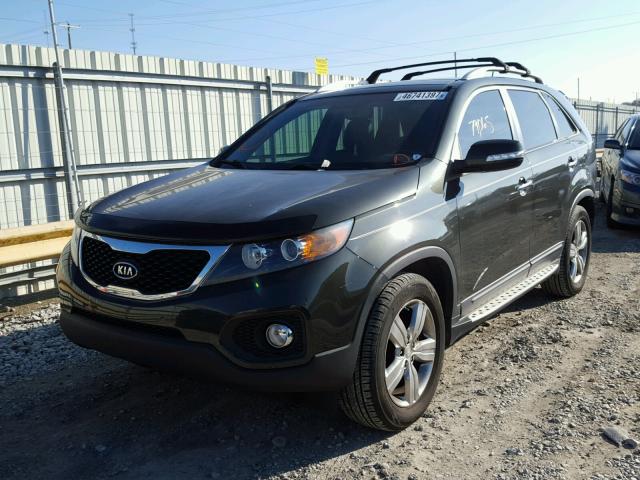 5XYKU4A24CG264146 - 2012 KIA SORENTO EX GRAY photo 2