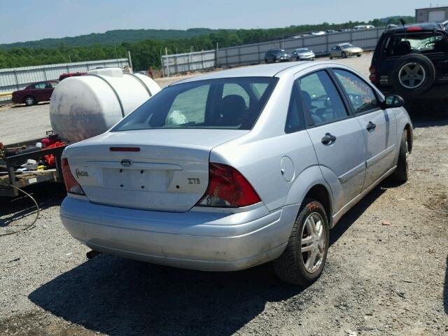 1FAFP38Z14W153862 - 2004 FORD FOCUS ZTS SILVER photo 4