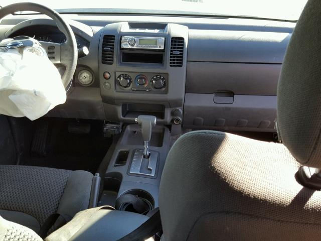 1N6AD06U15C426592 - 2005 NISSAN FRONTIER K GRAY photo 9