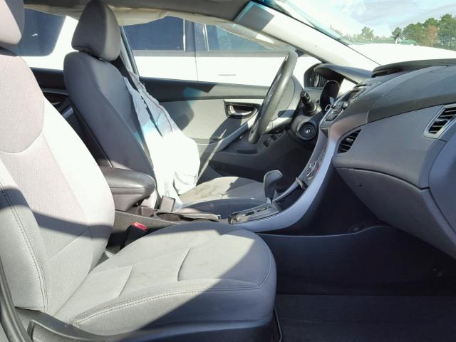 5NPDH4AE3DH318621 - 2013 HYUNDAI ELANTRA GL GRAY photo 5