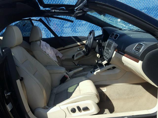 WVWFA71F49V006435 - 2009 VOLKSWAGEN EOS LUX 黑色 照片 5