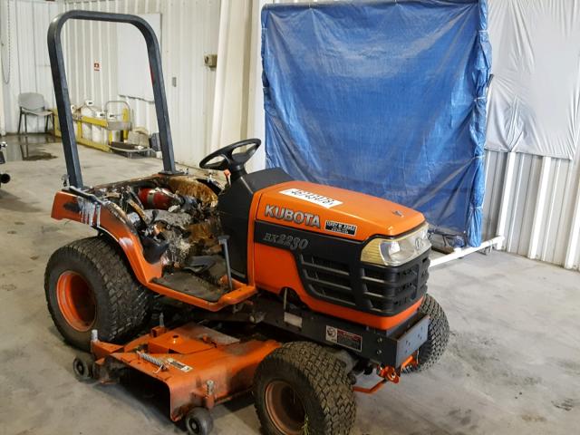 5H475 - 2006 CUB LAWN MOWER ORANGE photo 1