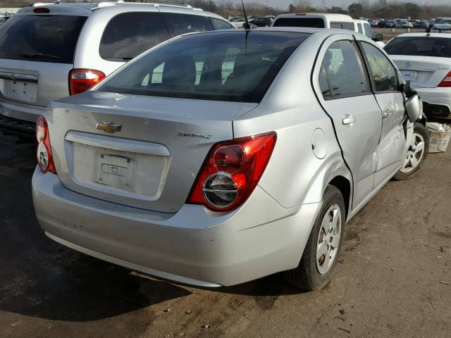 1G1JA5SH0D4143488 - 2013 CHEVROLET SONIC LS 银色 照片 4