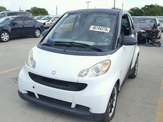 WMEEJ31X39K231719 - 2009 SMART FORTWO PUR WHITE photo 2