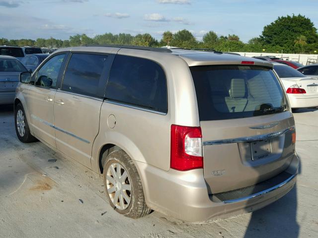 2C4RC1BG2DR769707 - 2013 CHRYSLER TOWN & COU GOLD photo 3