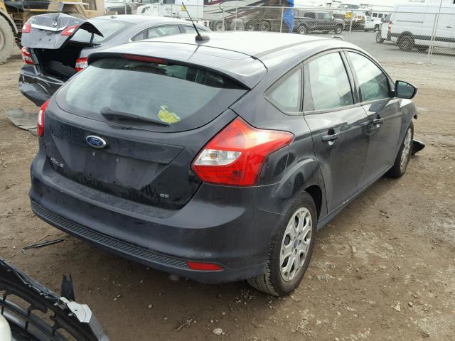 1FAHP3K25CL314234 - 2012 FORD FOCUS SE BLACK photo 4