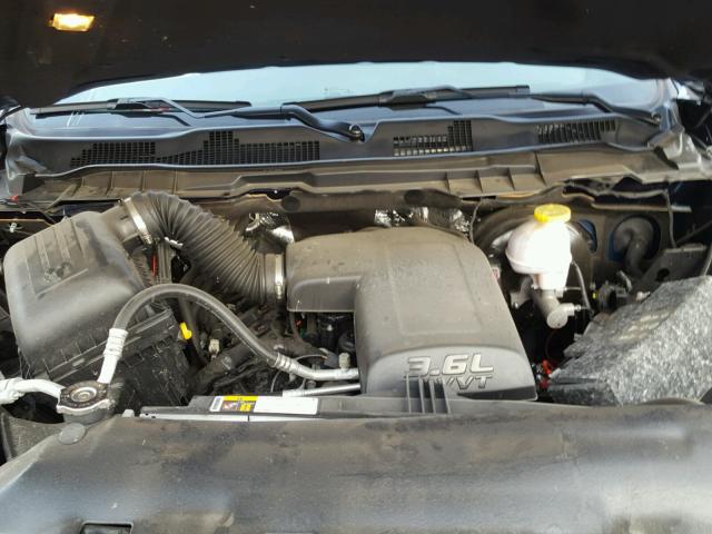 1C6RR7LG2HS517192 - 2017 RAM 1500 SLT ლურჯი ფოტო 7