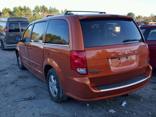 2D4RN5DG8BR751534 - 2011 DODGE GRAND CARA ORANGE photo 3