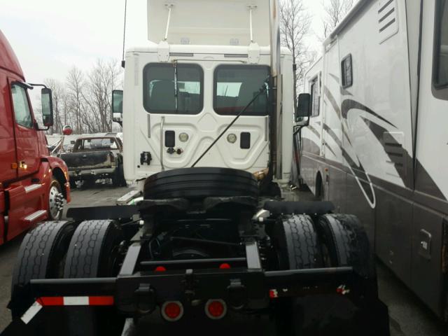 1FUBGDDV6CSBD6683 - 2012 FREIGHTLINER CASCADIA 1 WHITE photo 6