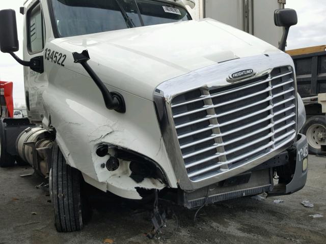 1FUBGDDV6CSBD6683 - 2012 FREIGHTLINER CASCADIA 1 WHITE photo 9