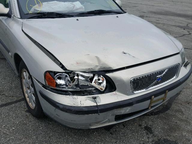 YV1SW61R311129430 - 2001 VOLVO V70 CREAM photo 9