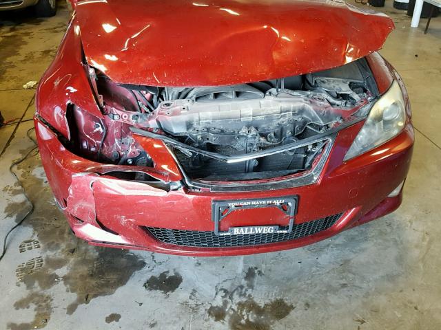 JTHCK262662001581 - 2006 LEXUS IS RED photo 9