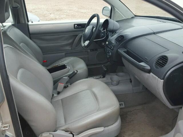 3VWCS21C51M433658 - 2001 VOLKSWAGEN NEW BEETLE 银色 照片 5