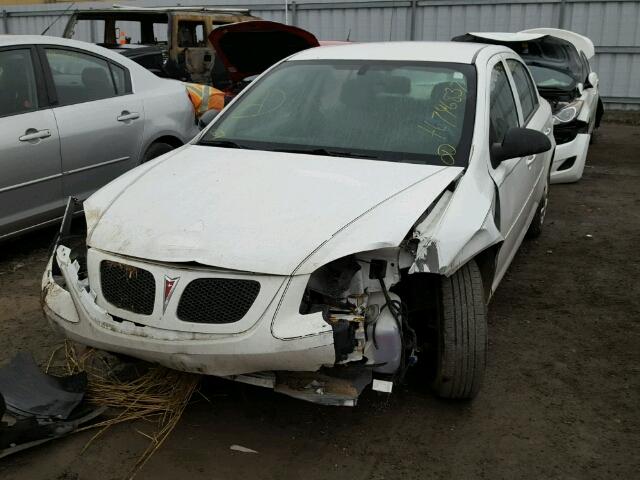 1G2AJ55F387105814 - 2008 PONTIAC G5 WHITE photo 2