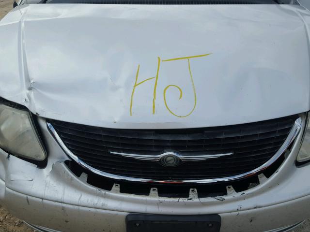 2C4GP44G61R104041 - 2001 CHRYSLER TOWN & COU 银色 照片 7