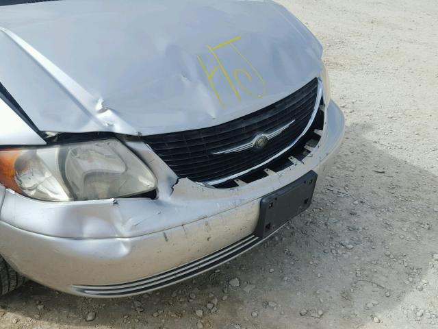 2C4GP44G61R104041 - 2001 CHRYSLER TOWN & COU SILVER photo 9