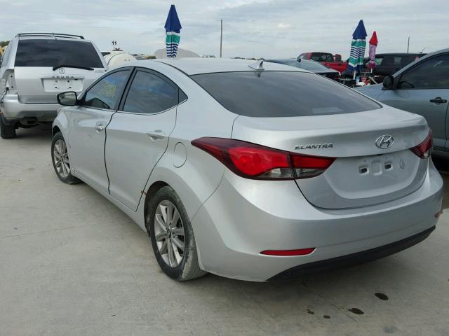 5NPDH4AEXFH603920 - 2015 HYUNDAI ELANTRA SE SILVER photo 2