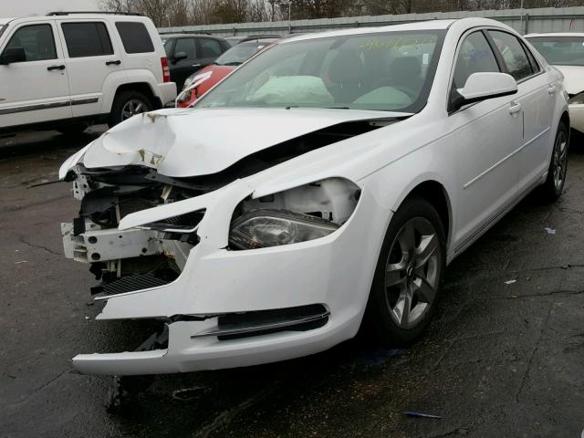 1G1ZC5EB3AF185786 - 2010 CHEVROLET MALIBU 1LT WHITE photo 2