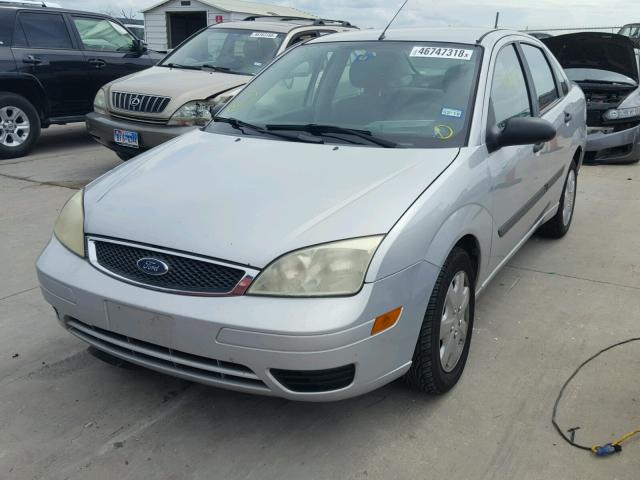 1FAFP34N47W355523 - 2007 FORD FOCUS ZX4 GRAY photo 2