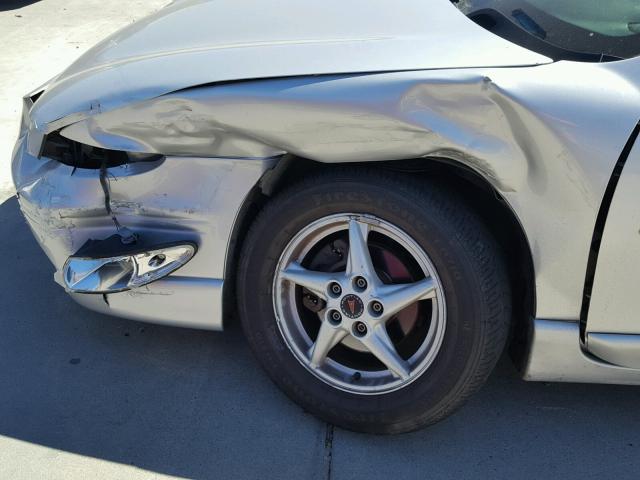 1G2WR52161F175083 - 2001 PONTIAC GRAND PRIX 银色 照片 9
