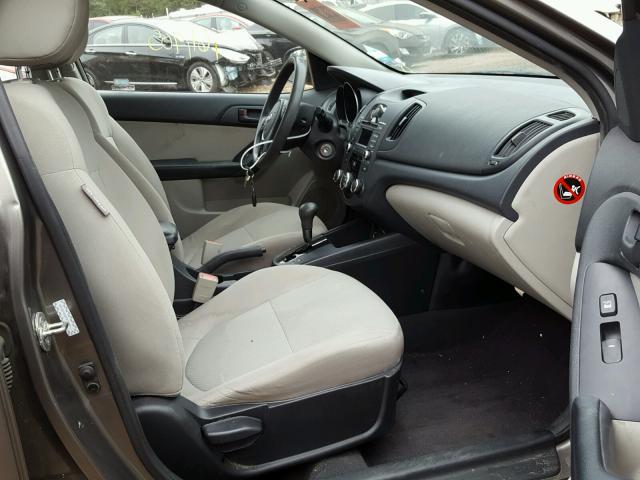 KNAFU4A25A5132159 - 2010 KIA FORTE EX GRAY photo 5