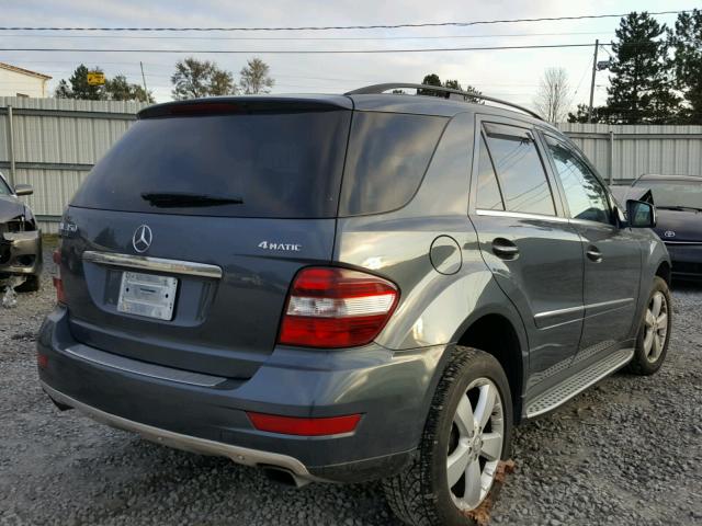 4JGBB8GB9BA696830 - 2011 MERCEDES-BENZ ML 350 4MA GRAY photo 4