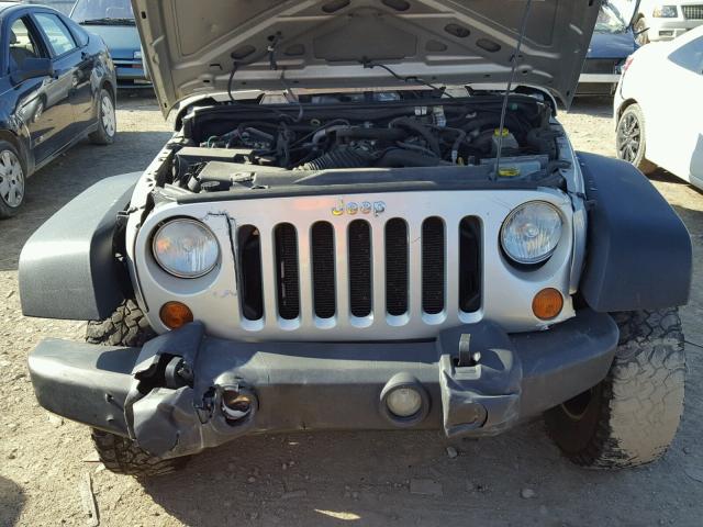 1J4GA39197L123016 - 2007 JEEP WRANGLER X SILVER photo 7