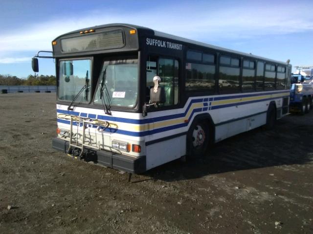 15GCB211351112702 - 2005 GILLIG TRANSIT BU WHITE photo 2