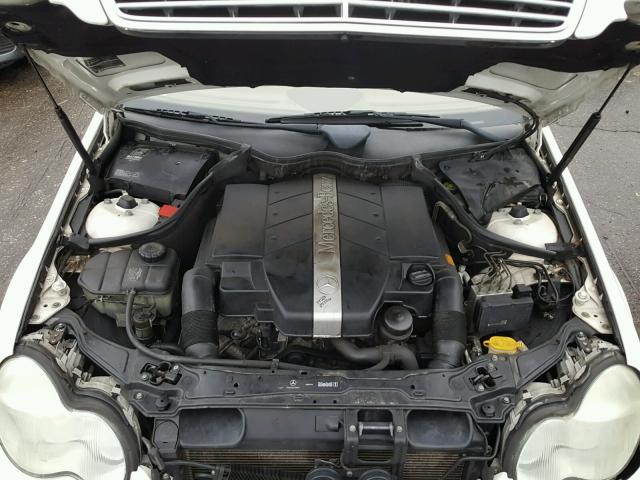 WDBRF81J33F428317 - 2003 MERCEDES-BENZ C 240 4MAT WHITE photo 7