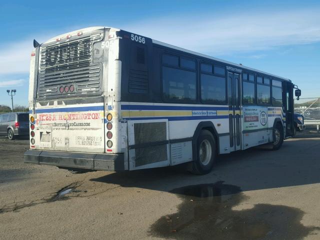 15GCB211351112716 - 2005 GILLIG TRANSIT BU WHITE photo 4