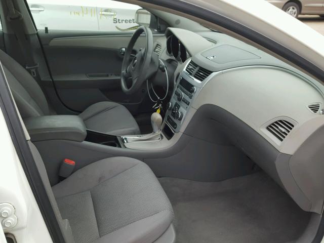 1G1ZG57N38F197930 - 2008 CHEVROLET MALIBU LS თეთრი ფოტო 5
