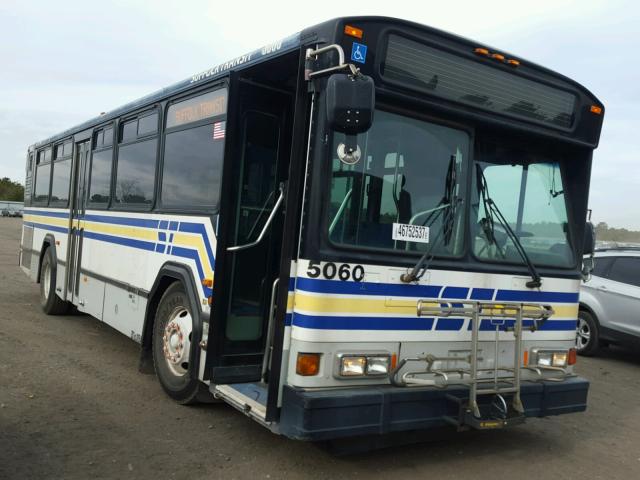 15GCB211251112738 - 2005 GILLIG TRANSIT BU WHITE photo 1