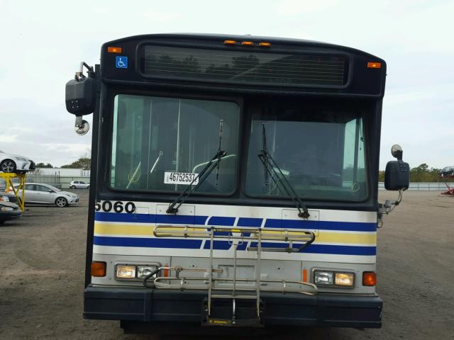 15GCB211251112738 - 2005 GILLIG TRANSIT BU WHITE photo 7