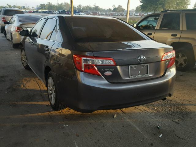 4T4BF1FK6CR200885 - 2012 TOYOTA CAMRY BASE GRAY photo 3