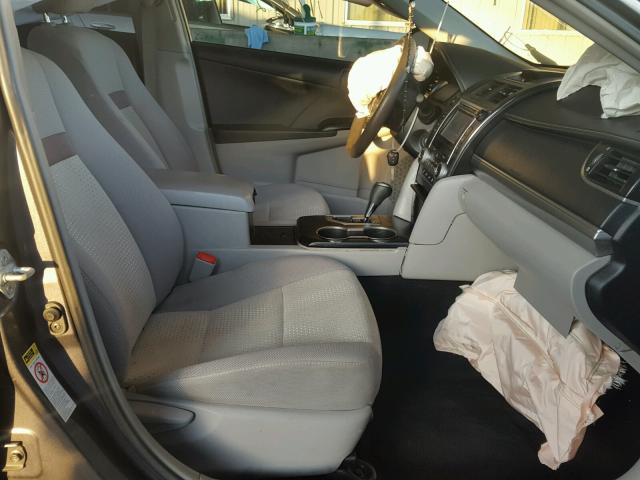 4T4BF1FK6CR200885 - 2012 TOYOTA CAMRY BASE GRAY photo 5
