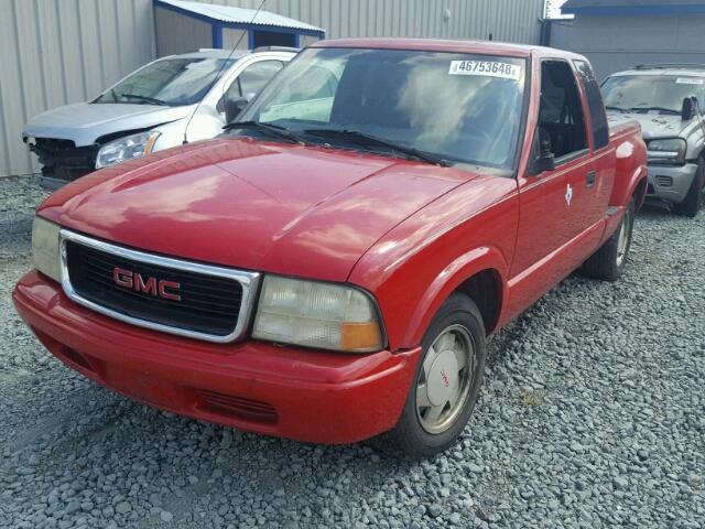 1GTCS19W528216838 - 2002 GMC SONOMA RED photo 2