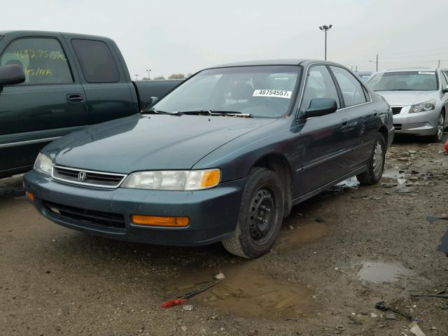 1HGCD5637TA290236 - 1996 HONDA ACCORD LX GREEN photo 2